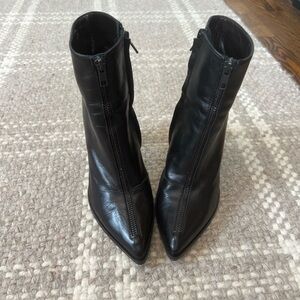 Capezzani black leather, pointed toe, block heels, ankle boots size US 7/ EU 37
